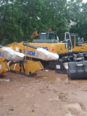 Brand New XCMG215 Water Truck, for Cash Sale Only.