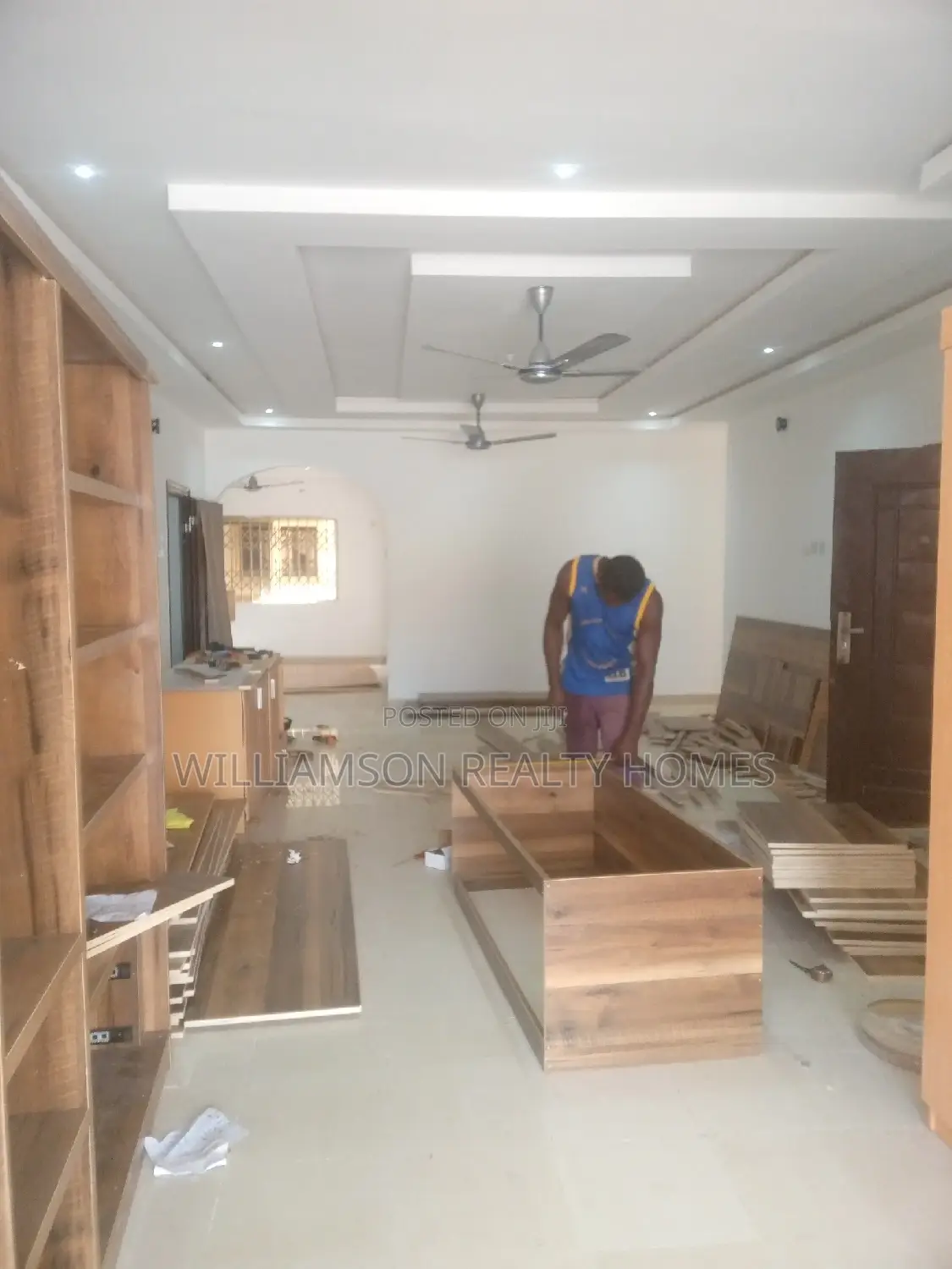 6bdrm House in Community 20 Estate, Spintex for rent