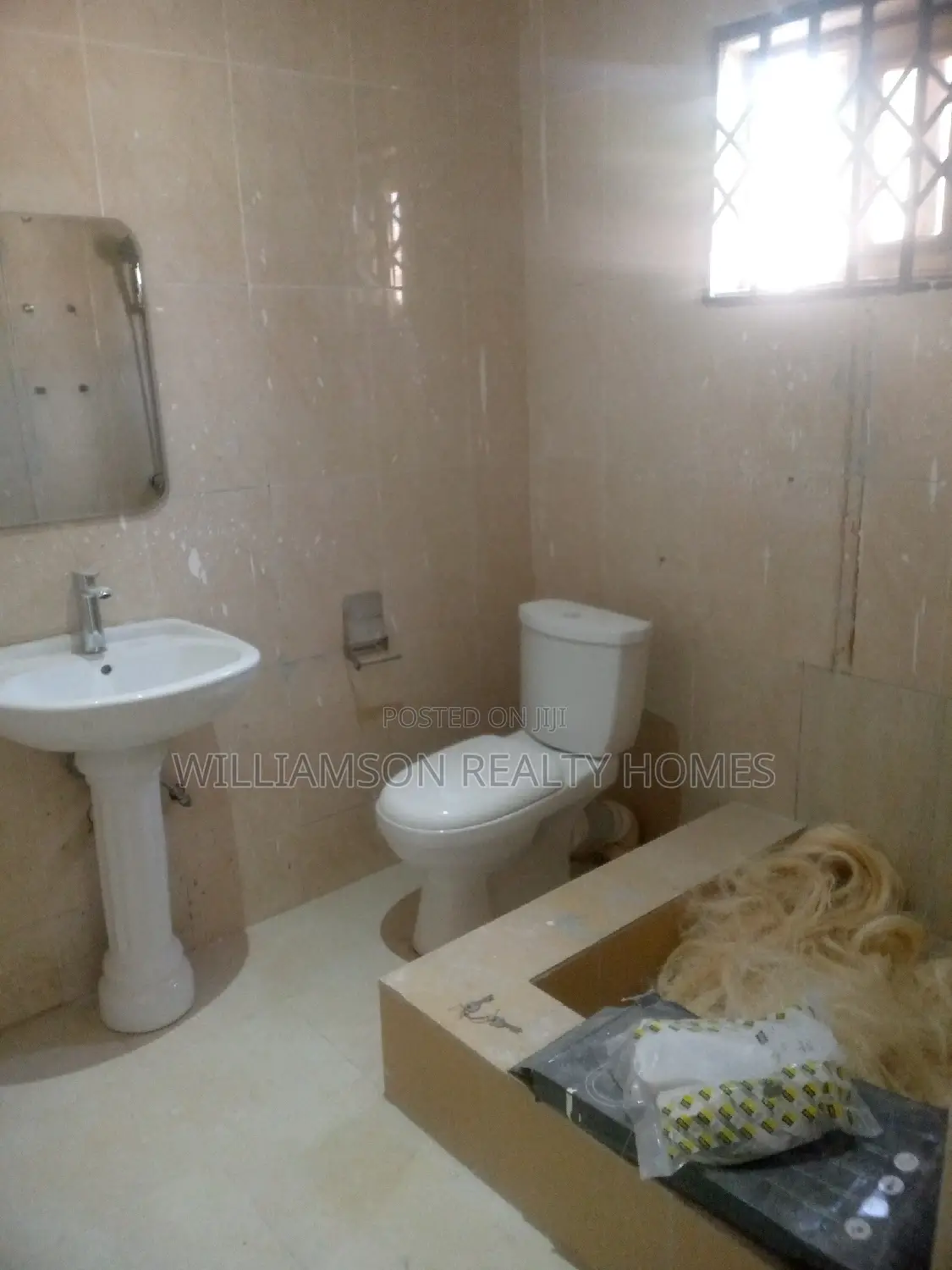 6bdrm House in Community 20 Estate, Spintex for rent