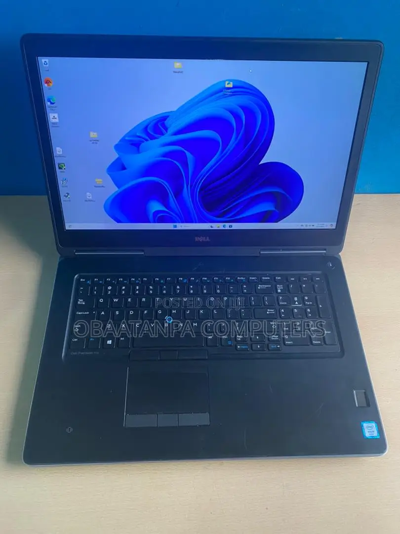 Laptop Dell Precision 7710 16GB Intel Xeon HDD+SSD 256GB