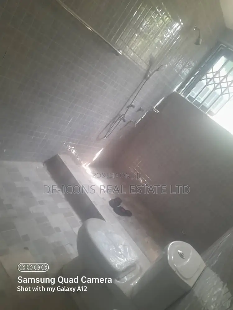 2bdrm Duplex in De-Icons Real Estate, Awutu Senya East Municipal