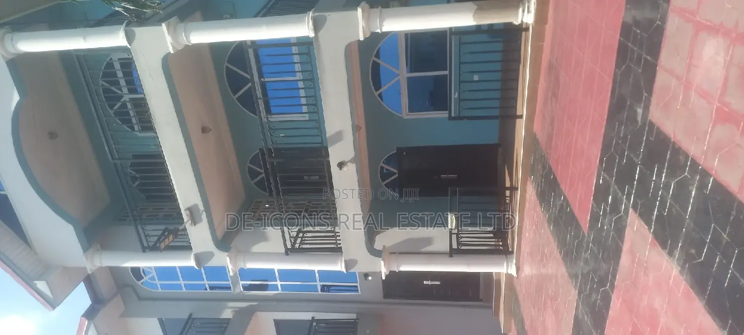 2bdrm Duplex in De-Icons Real Estate, Awutu Senya East Municipal
