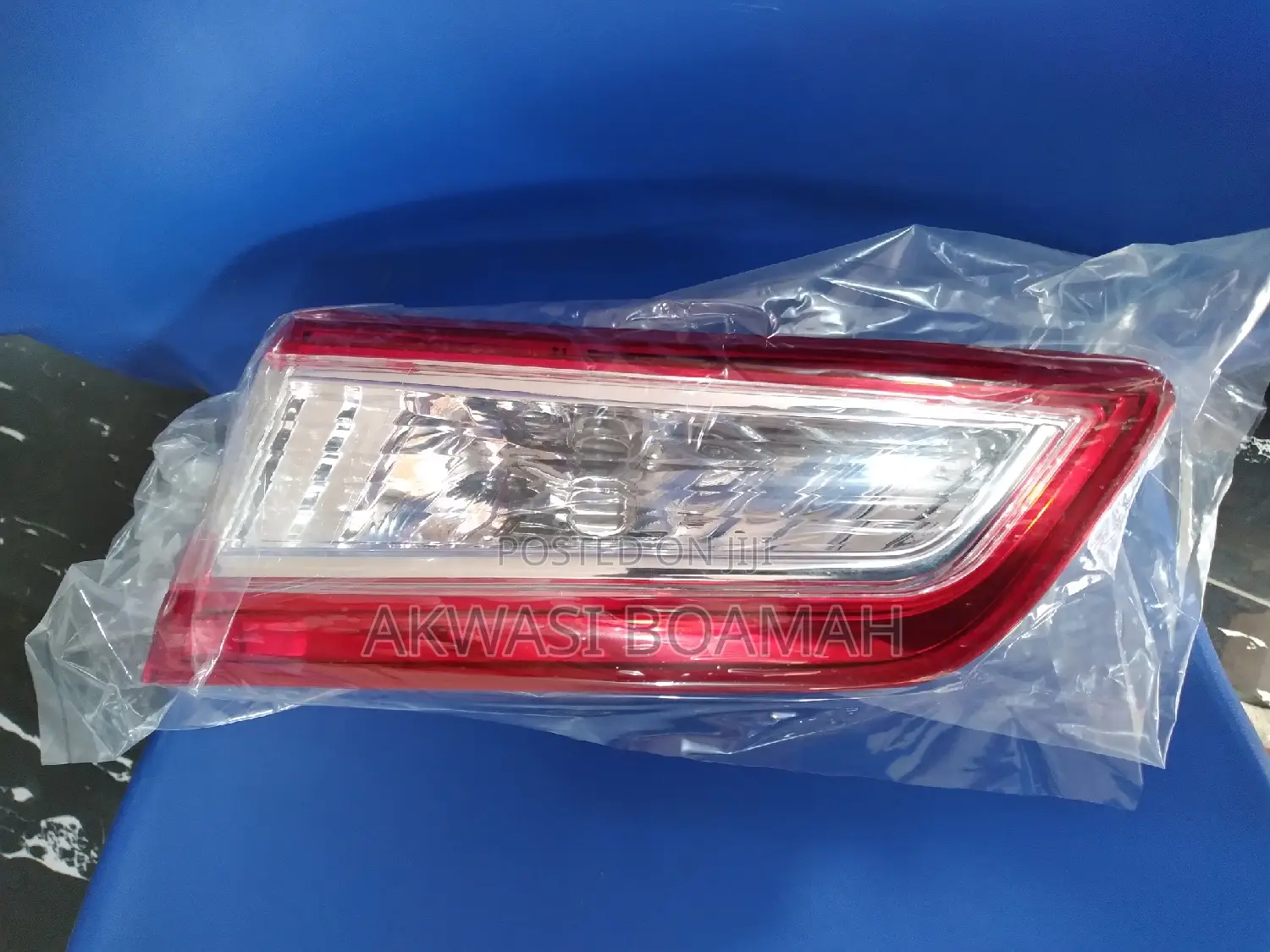 Toyota Camry Spider Boot Light 20013