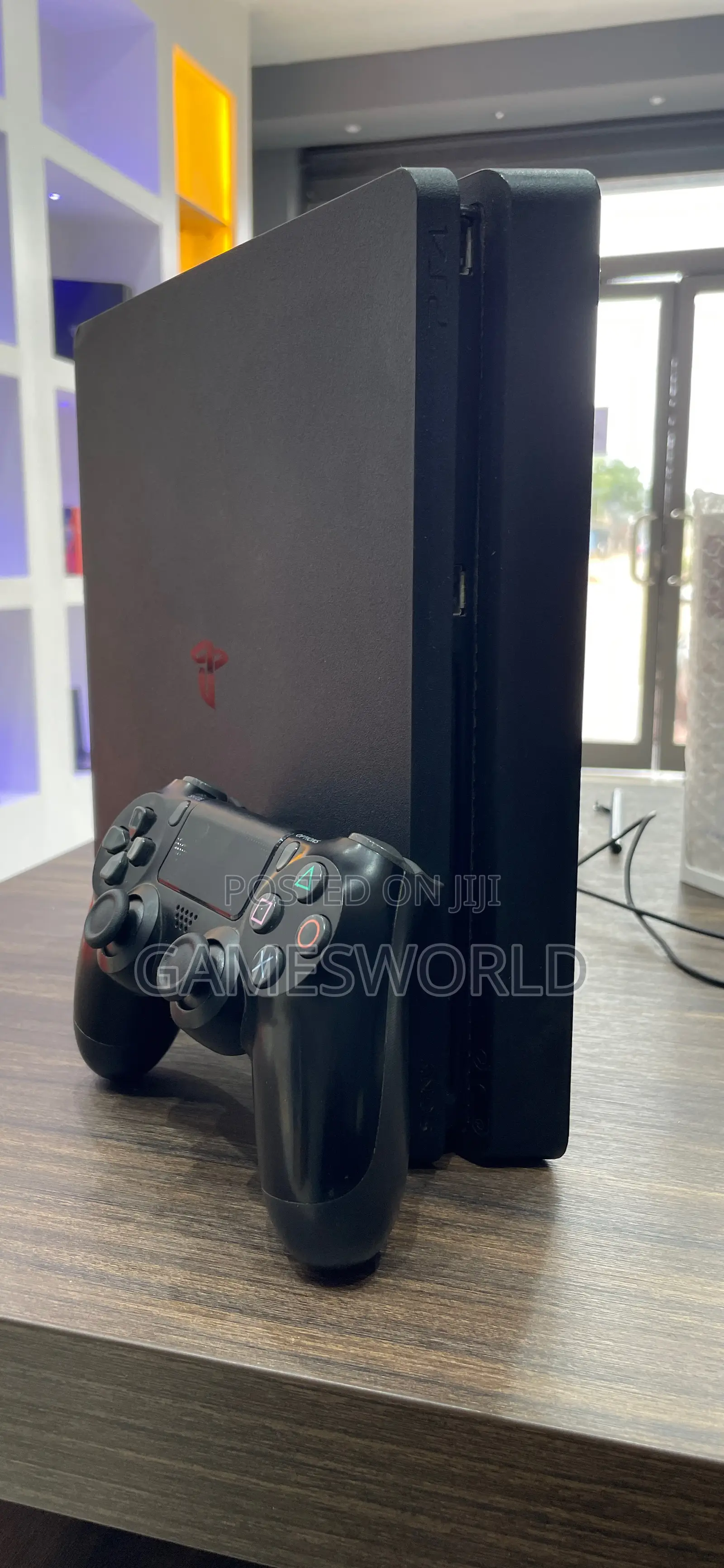 Ps4 Slim With One Controller