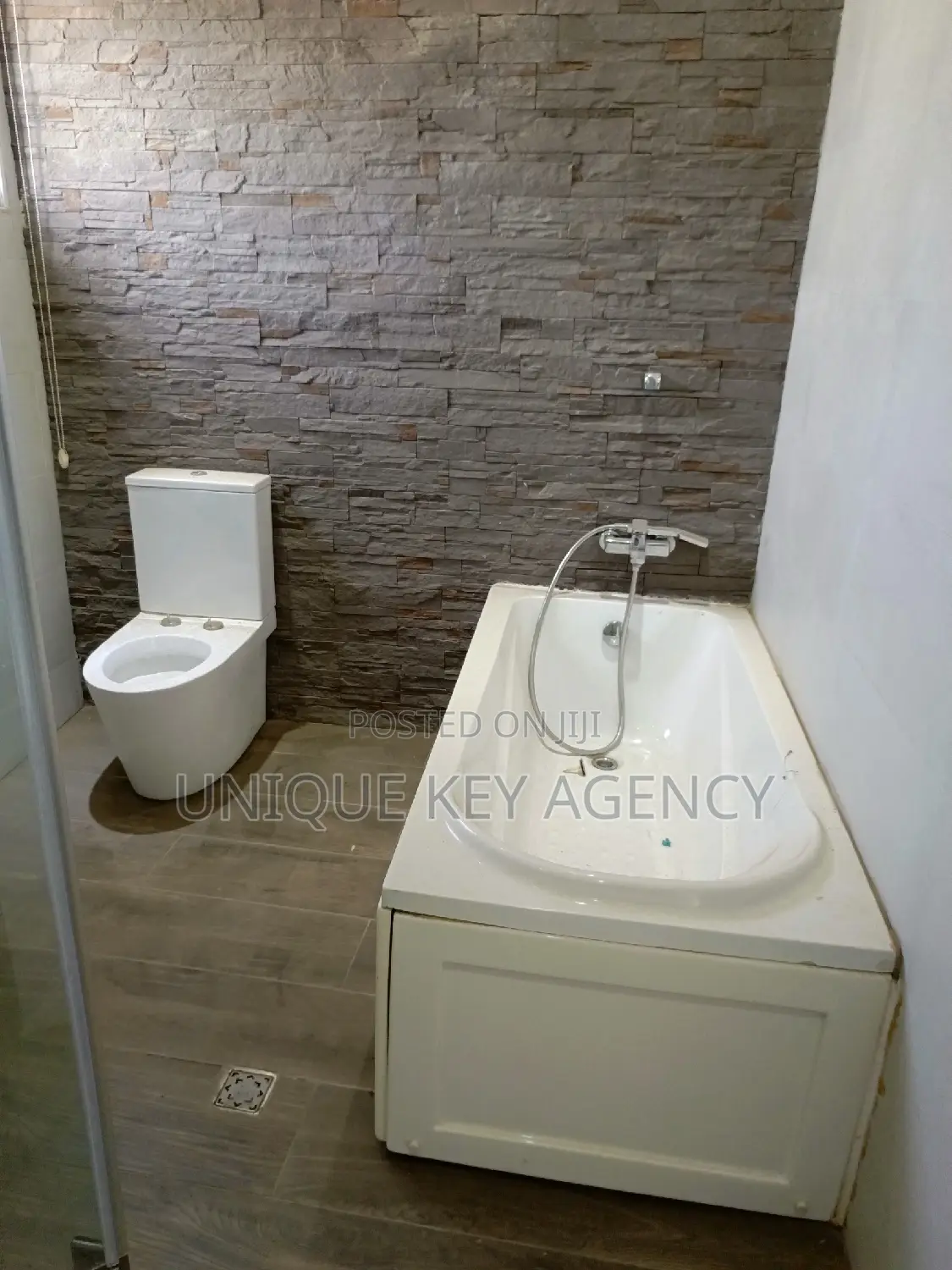 4bdrm Apartment in Unique Key Agency, Tseaddo for rent