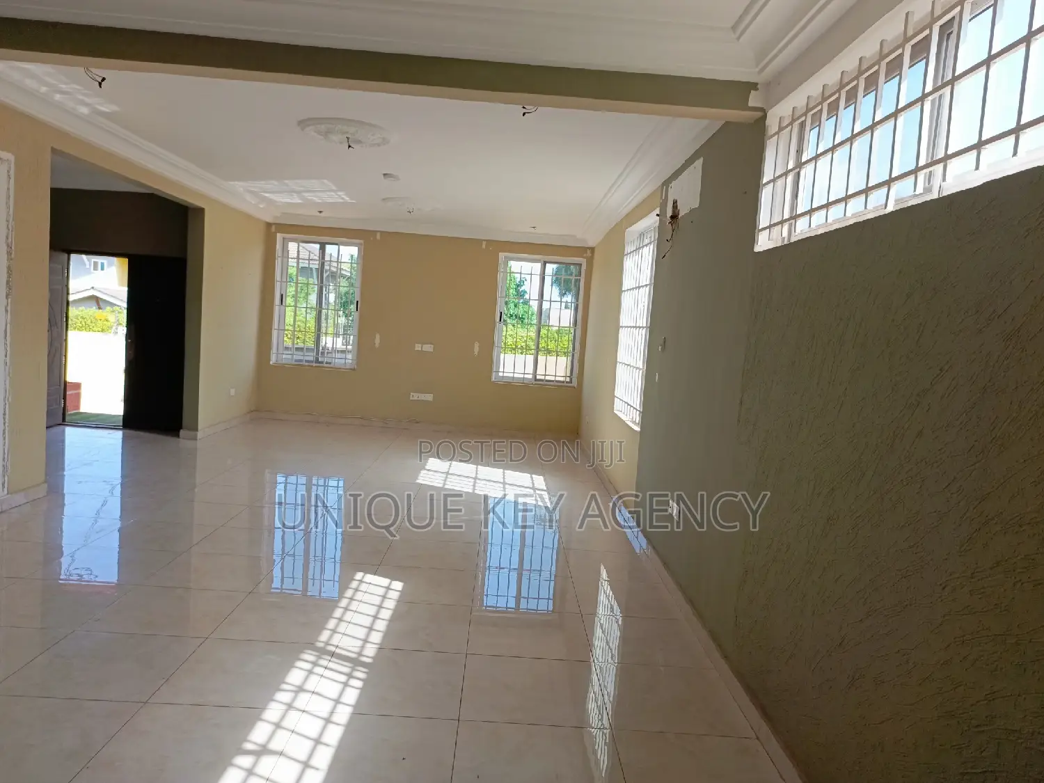 4bdrm House in Unique Key Agency, Airport Residential Area for rent