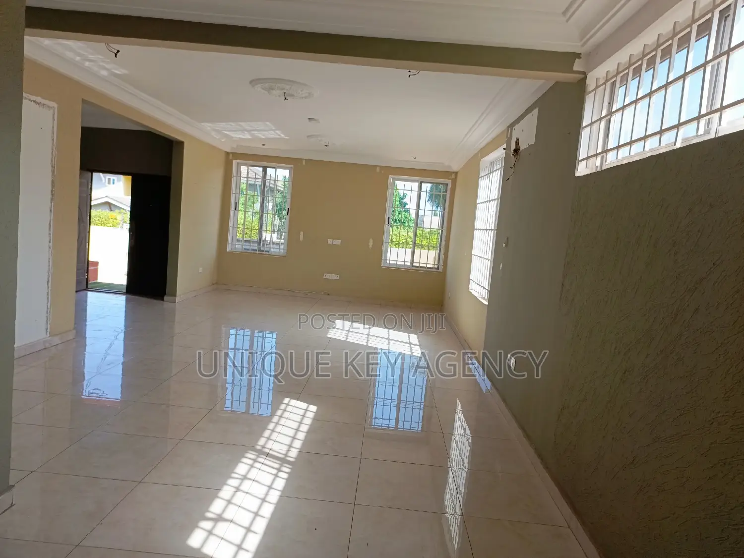4bdrm House in Unique Key Agency, Airport Residential Area for rent