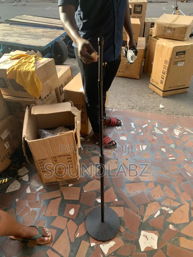 Round Base Microphone Straight Stand