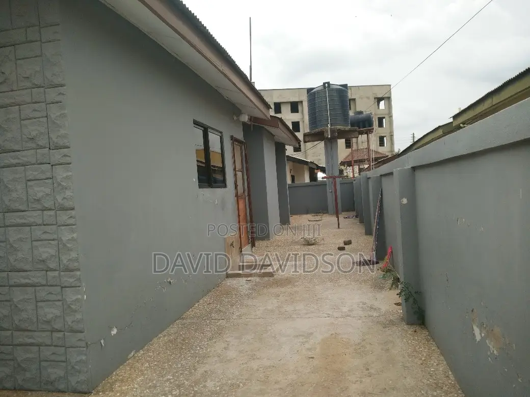 3bdrm Mansion in Executive 3 Bedroom, Tema Metropolitan for rent