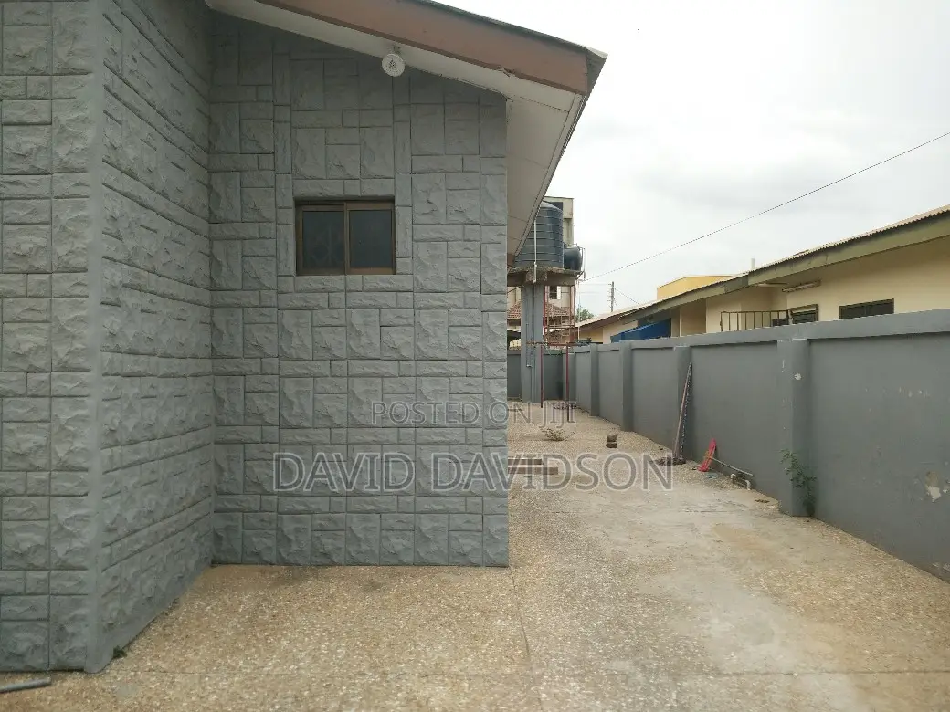 3bdrm Mansion in Executive 3 Bedroom, Tema Metropolitan for rent