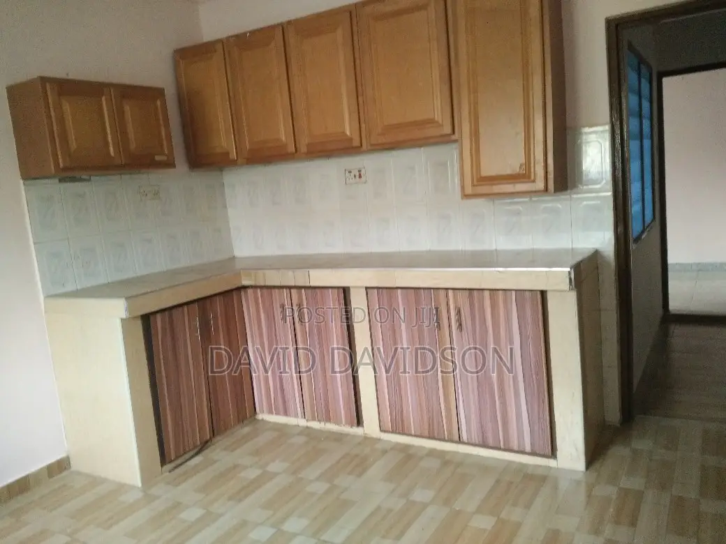 3bdrm Mansion in Executive 3 Bedroom, Tema Metropolitan for rent