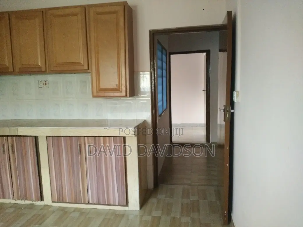 3bdrm Mansion in Executive 3 Bedroom, Tema Metropolitan for rent