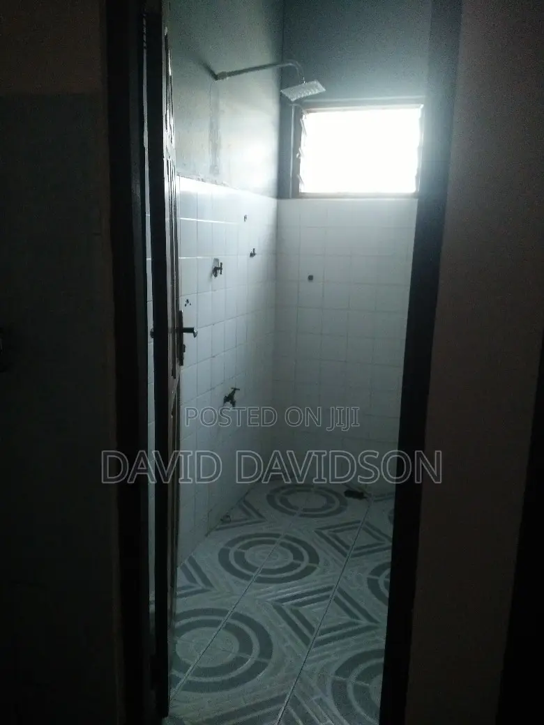 3bdrm Mansion in Executive 3 Bedroom, Tema Metropolitan for rent