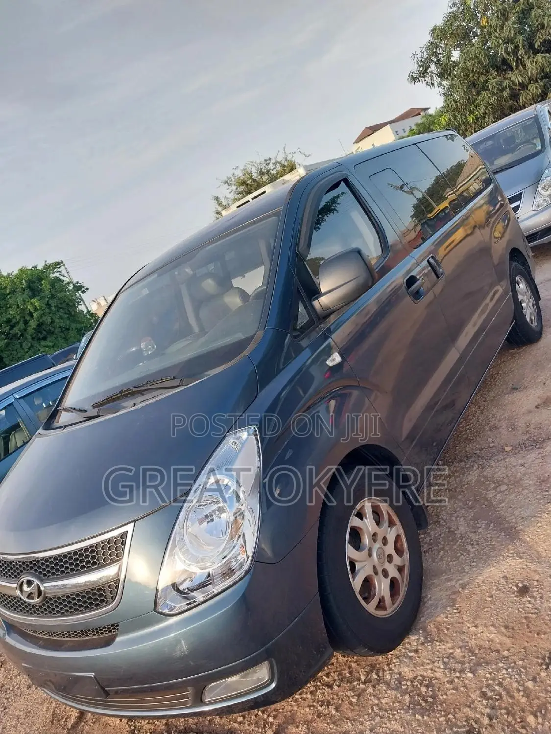 Hyundai Starex 2013 Grey