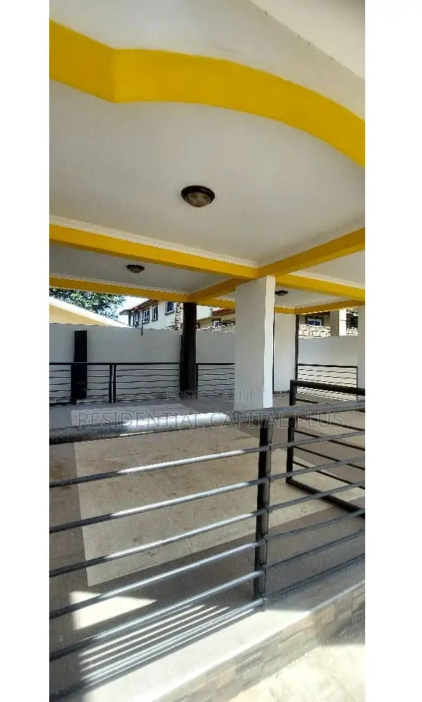 5bdrm Duplex in Baatsona Total for sale
