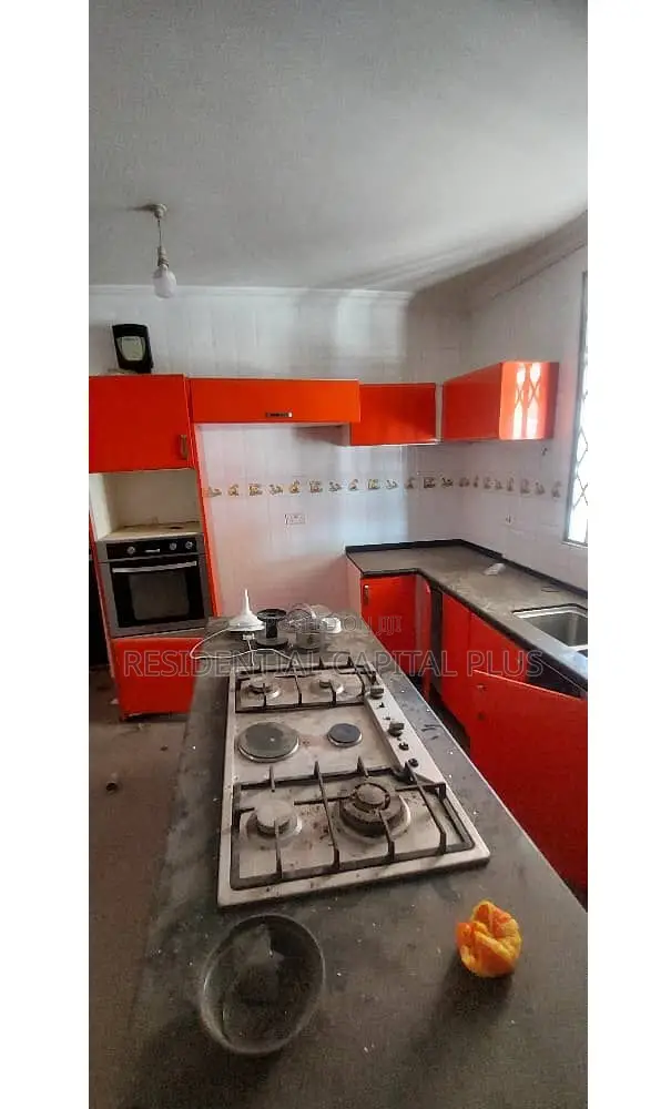 5bdrm Duplex in Baatsona Total for sale