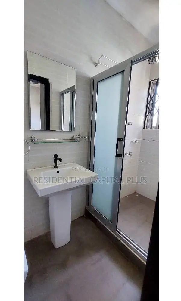 5bdrm Duplex in Baatsona Total for sale