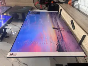 Samsung UHD Smart Glossy Slim 65”Cu8000. 
