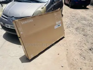 Slim Sleek Uhd Smart Glossy Slim Samsung Tv. 55”Cu7000