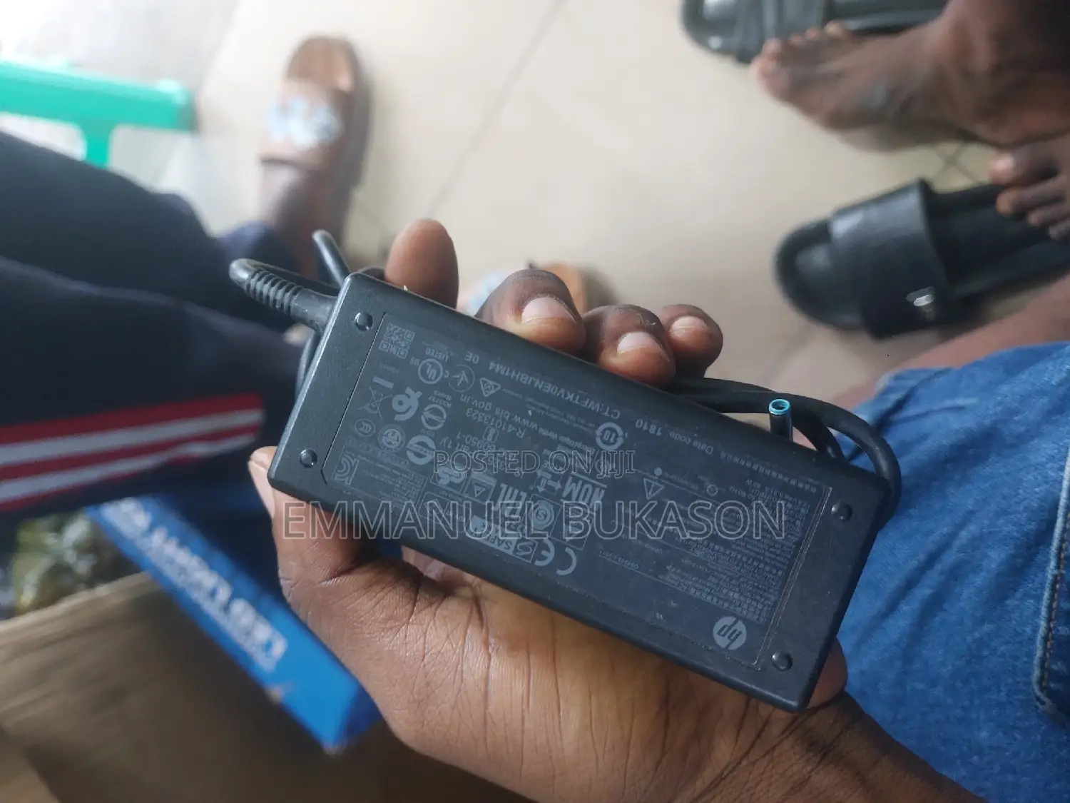 Hp Small Pin Charger