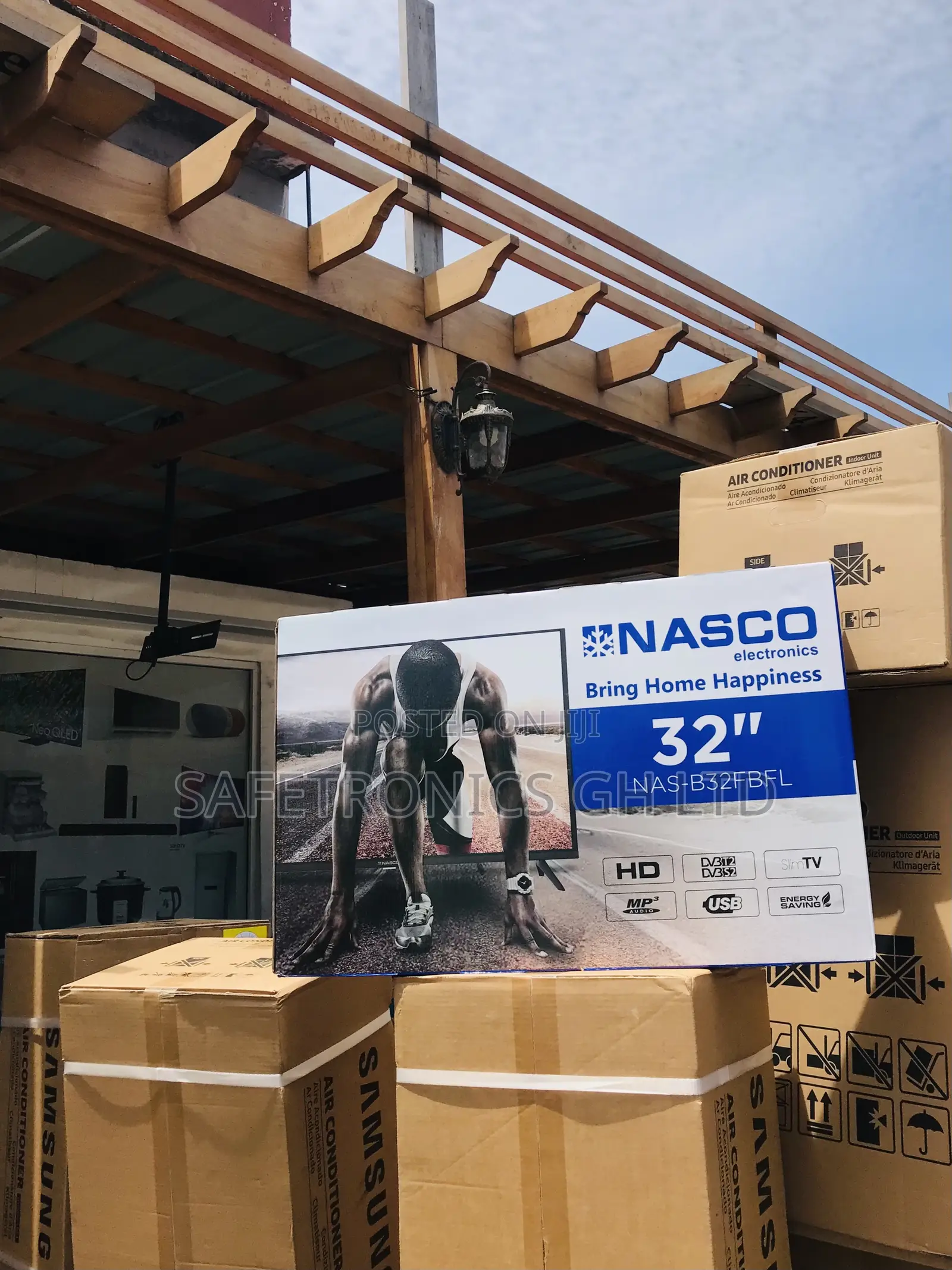 Nasco Digital Satellite 32 Inches Glossy Led Electric Black