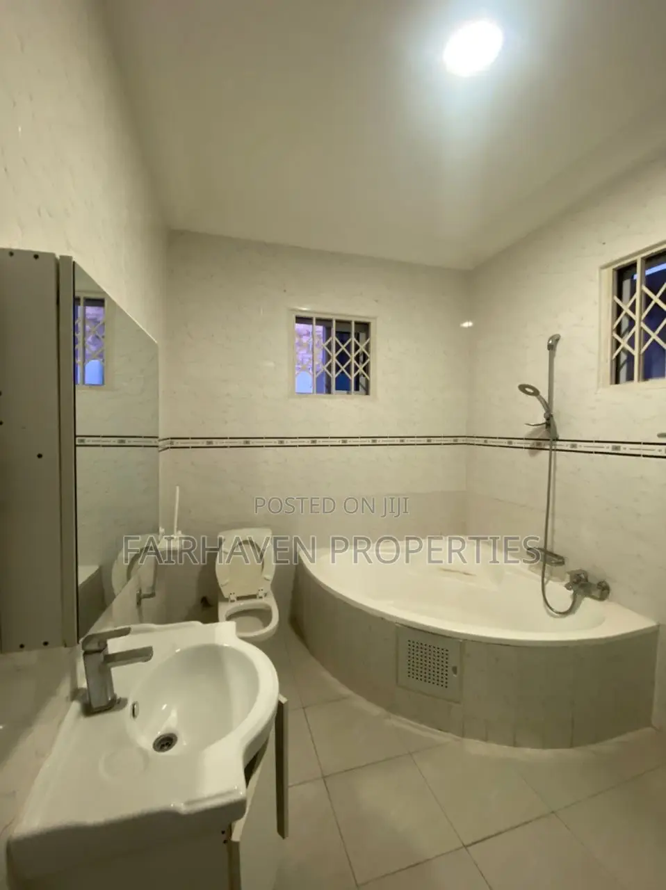 3bdrm House in Tseaddo, Airport Residential Area for rent