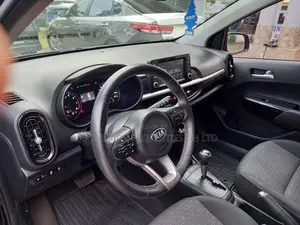 Black Kia Picanto