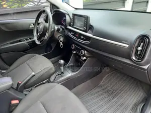 Black Kia Picanto