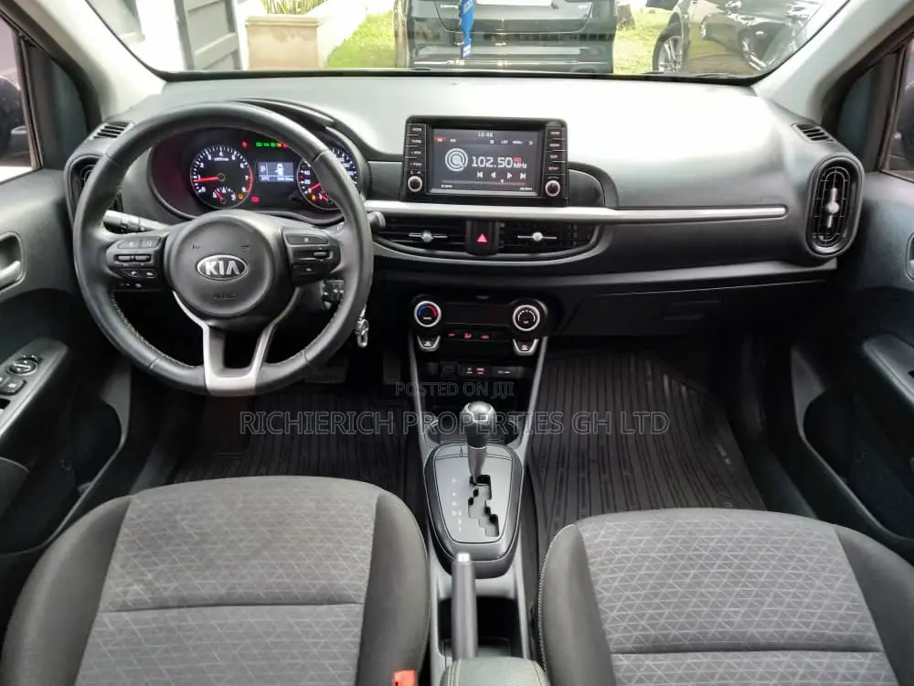 Black Kia Picanto