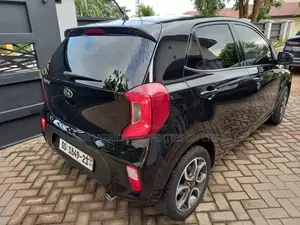 Black Kia Picanto