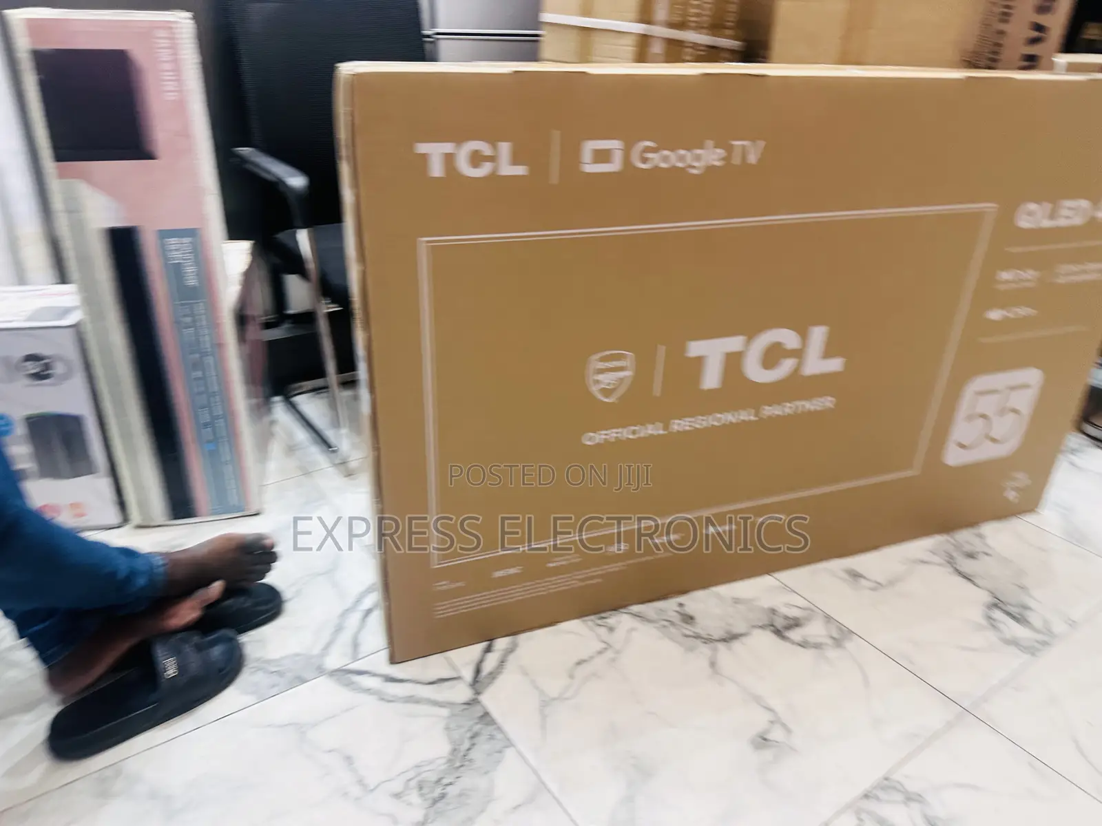 Glossy Slim QLED UHD Smart Glossy 55”C645