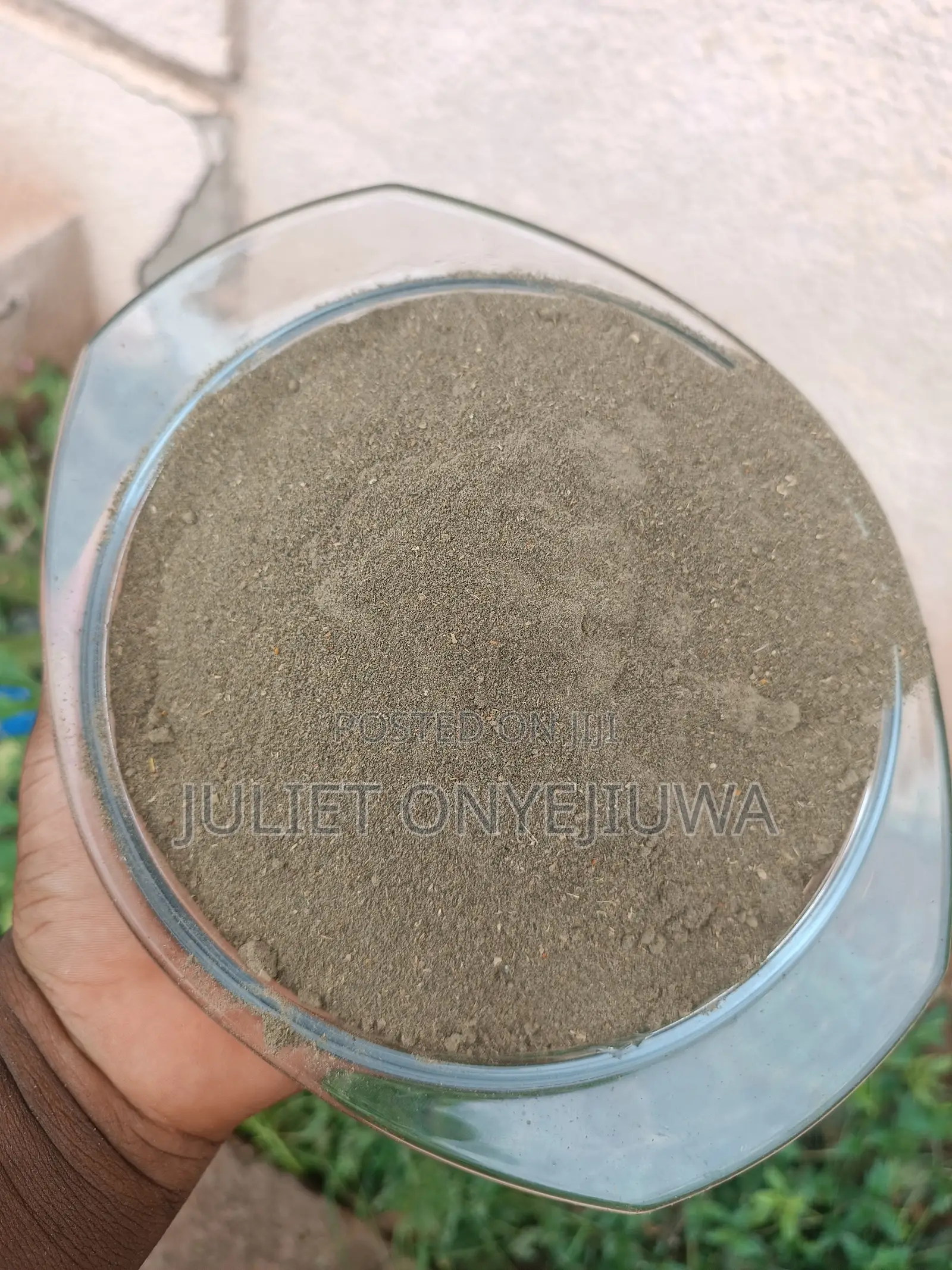 Undiluted Ambunu Powder Hair Conditioning and Detangling