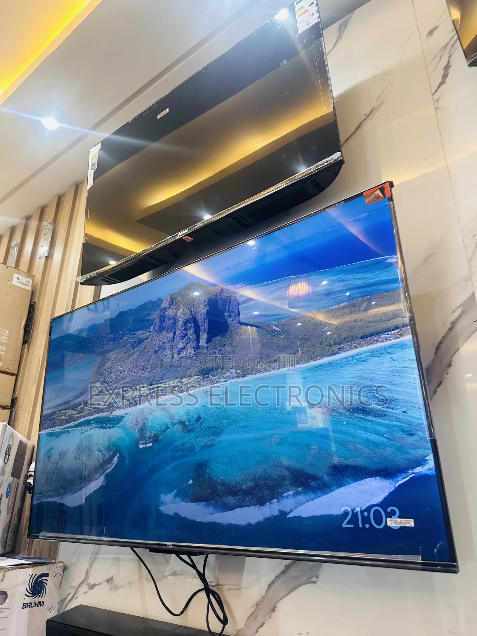 Great Deal on UHD Smart Glossy LED 55”P64(