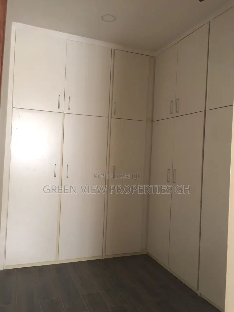 4bdrm Duplex in West Hills Mall Area for sale