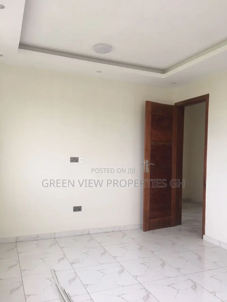 4bdrm Duplex in West Hills Mall Area for sale