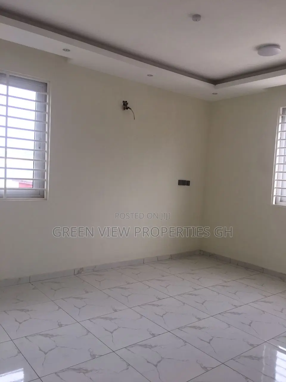 4bdrm Duplex in West Hills Mall Area for sale
