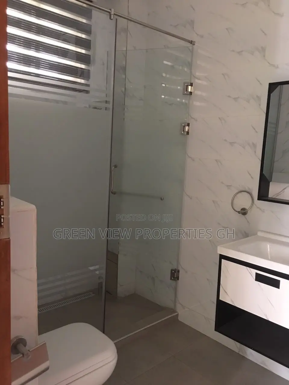 4bdrm Duplex in West Hills Mall Area for sale