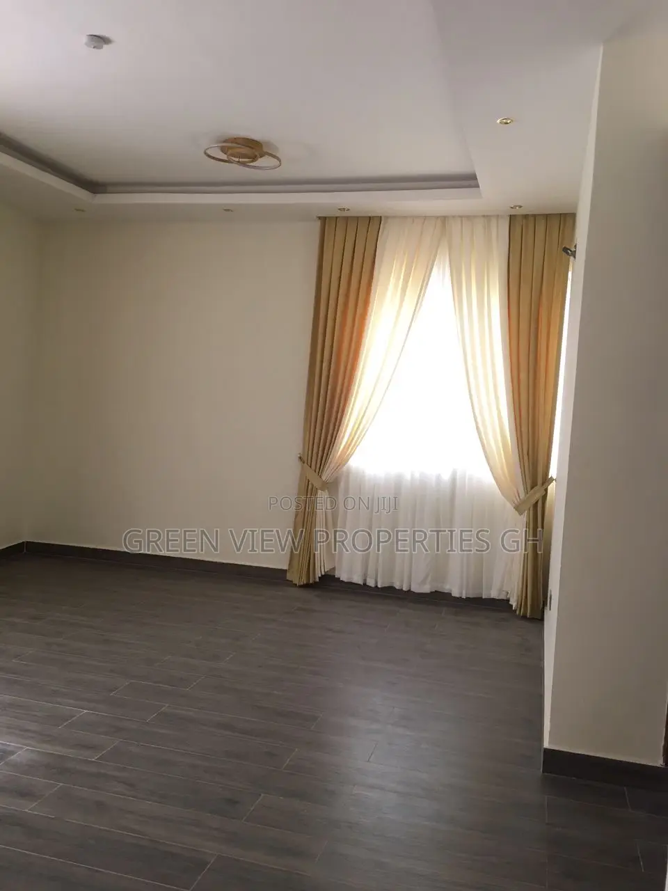 4bdrm Duplex in West Hills Mall Area for sale