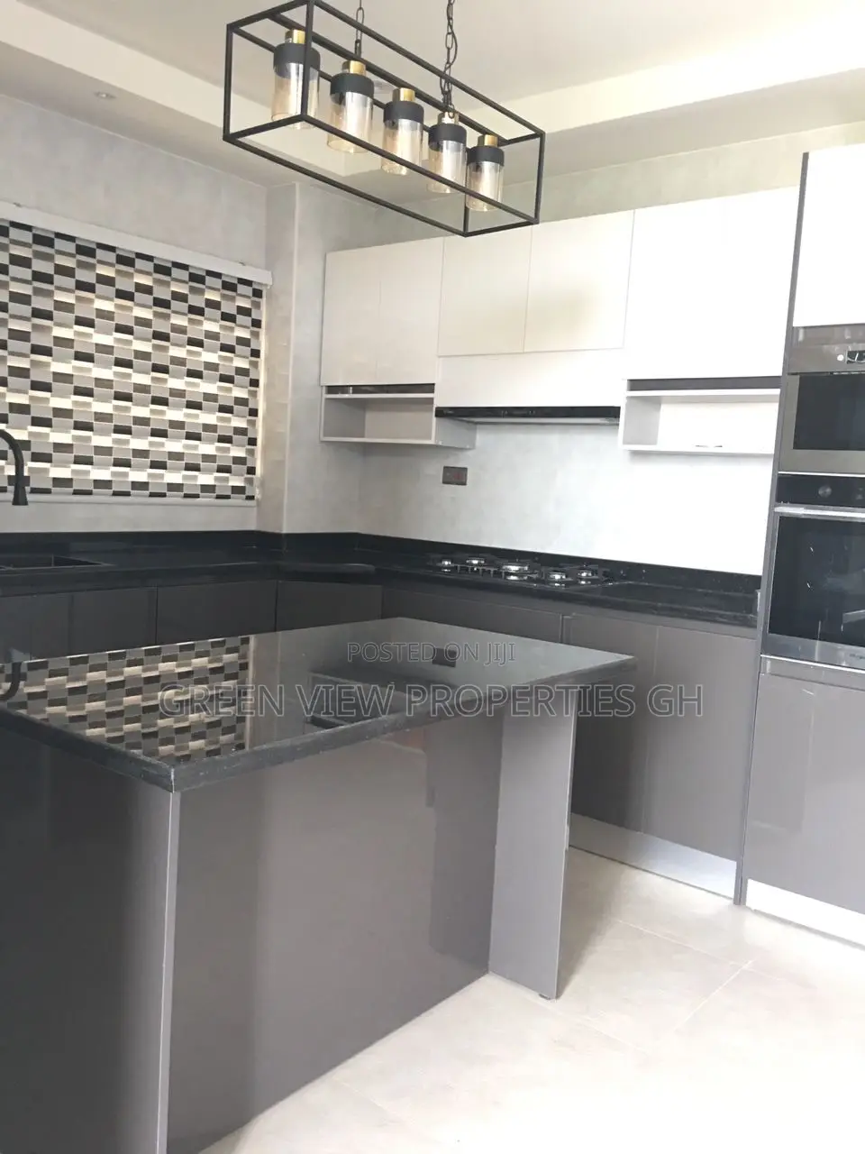 4bdrm Duplex in West Hills Mall Area for sale