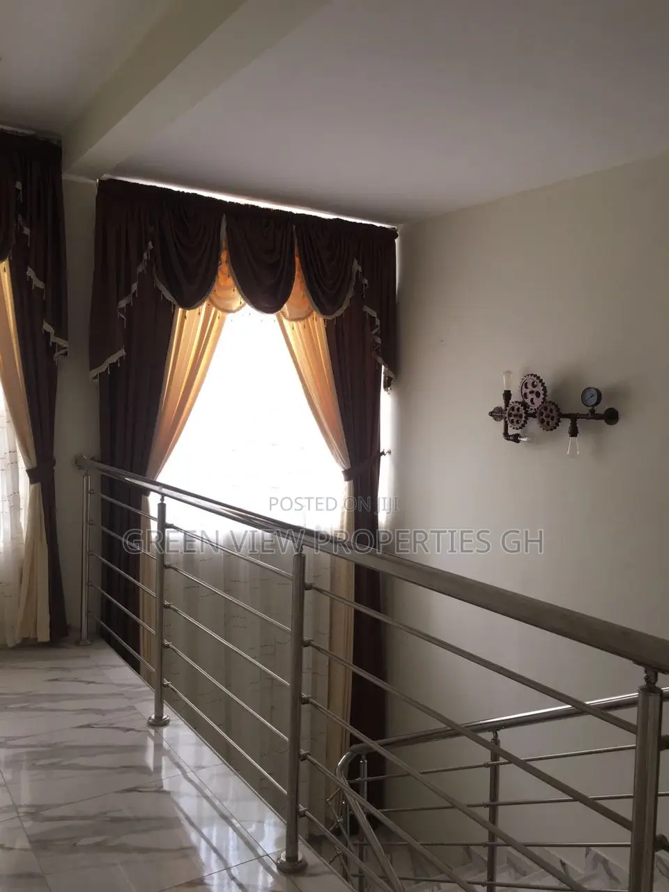 4bdrm Duplex in West Hills Mall Area for sale