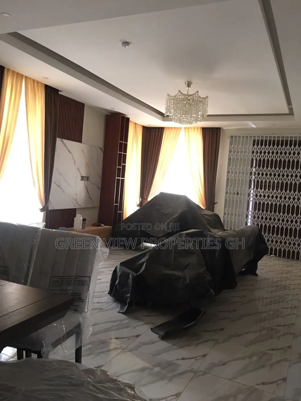 4bdrm Duplex in West Hills Mall Area for sale