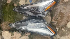 Toyota Corolla 2017 ES/ Sports Headlight Available