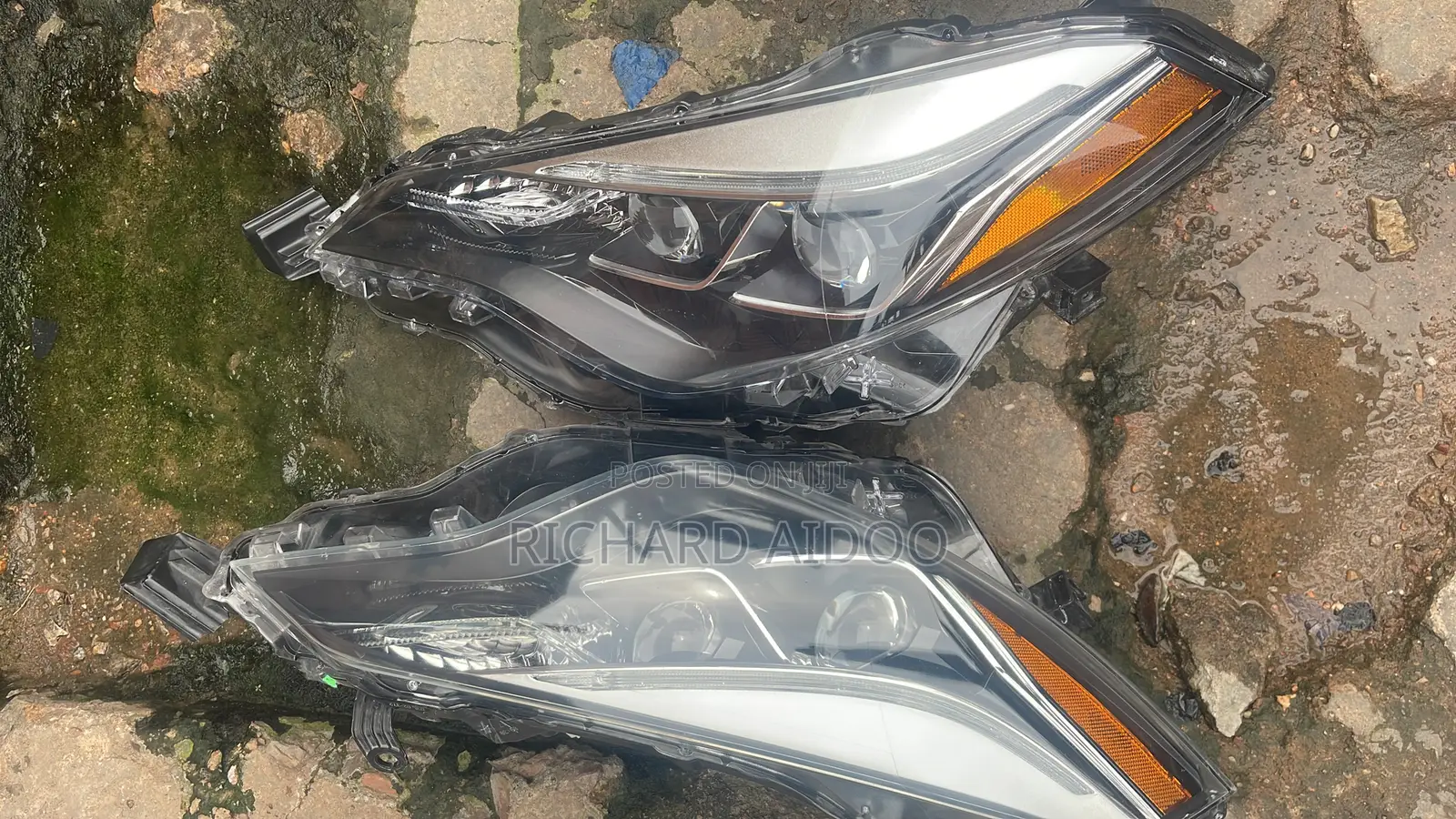 Toyota Corolla 2017 ES/ Sports Headlight Available