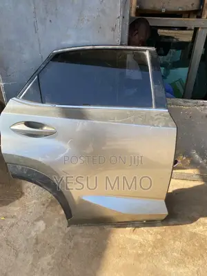 Lexus NX 2017 Door