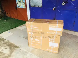 A New Slim Design TCL 1.5hp Split R410 Gas White 