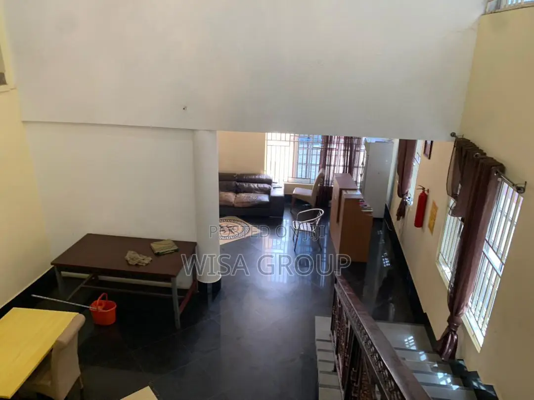 6bdrm Duplex in Wisa Groups, Accra Metropolitan for rent