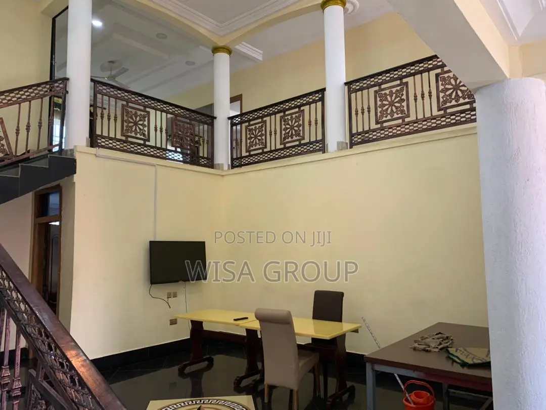 6bdrm Duplex in Wisa Groups, Accra Metropolitan for rent