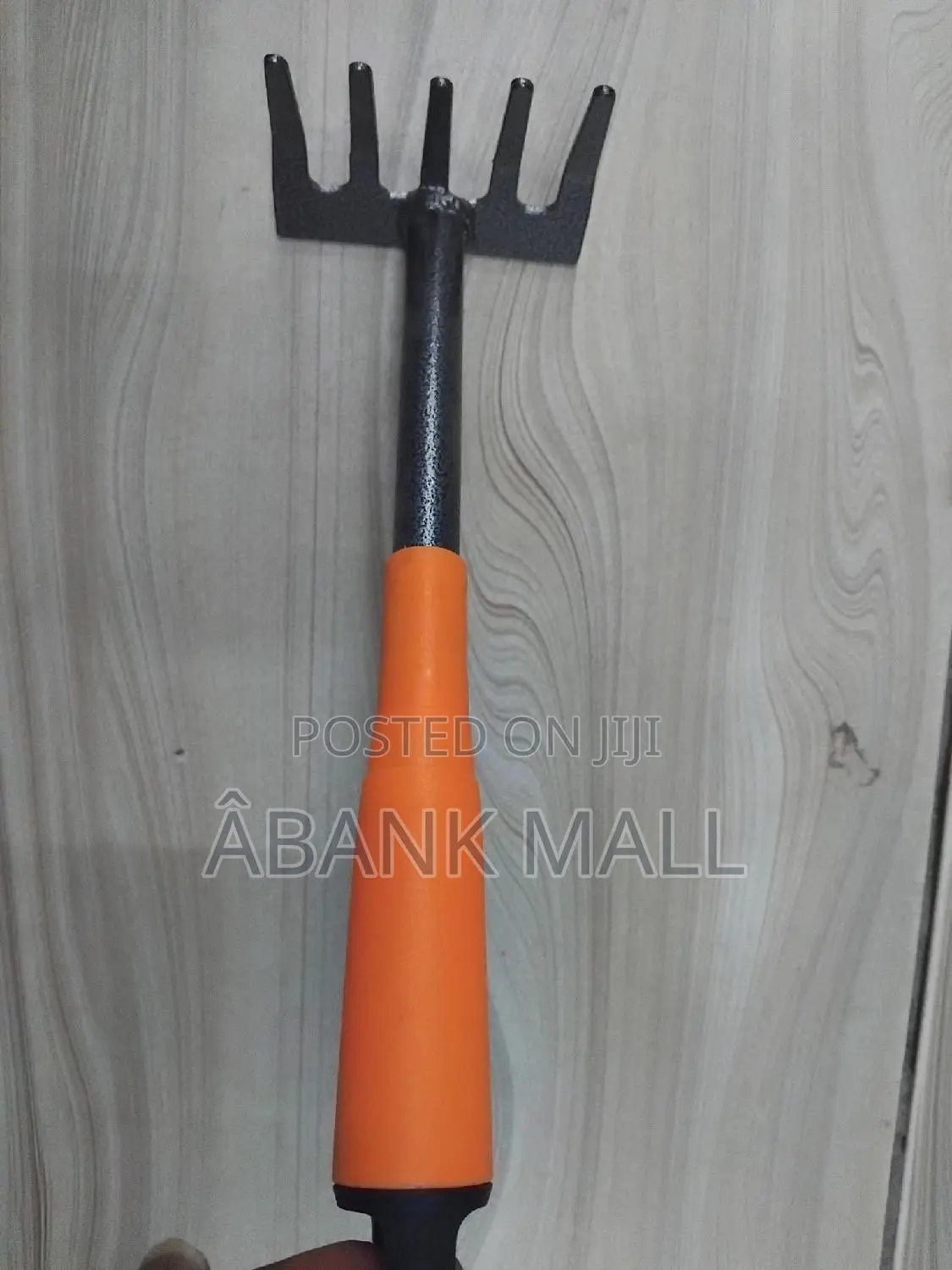 Garden Rake With Wide Handle