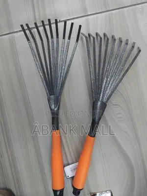 Handheld Garden Rake