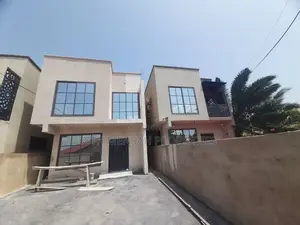4bdrm House in Skm, Spintex for sale